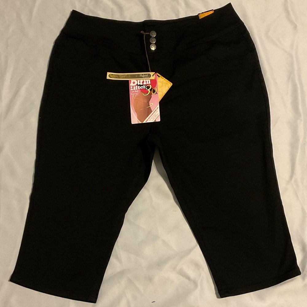 NWT Hybrid & Company Black Ankle Jeans